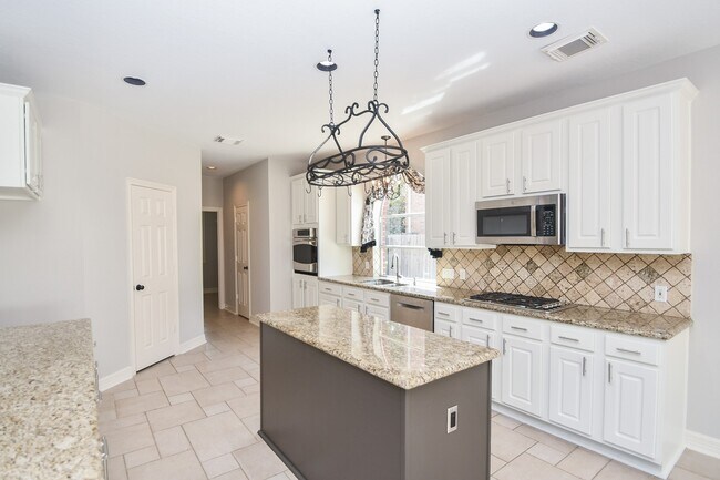 Building Photo - 22402 Caroline Chase Ct