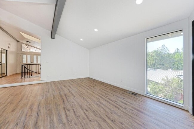 Building Photo - 23986 Oakmont Way