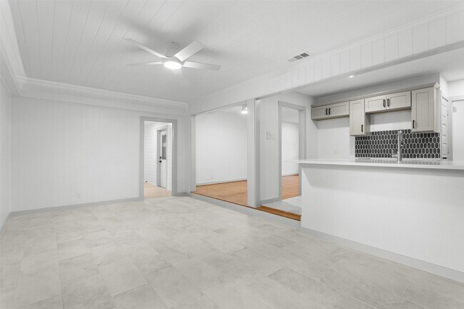 Building Photo - 2222 N Grand Blvd