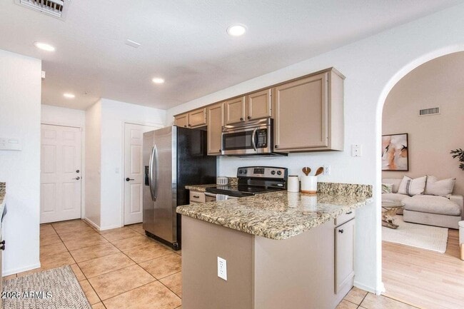 Building Photo - 2647 N Miller Rd