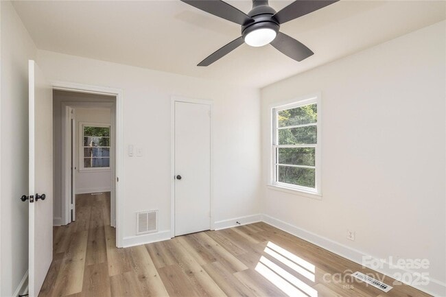 Building Photo - 413 Ackert Ave