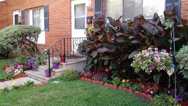 Building Photo - 1028 Bridge St