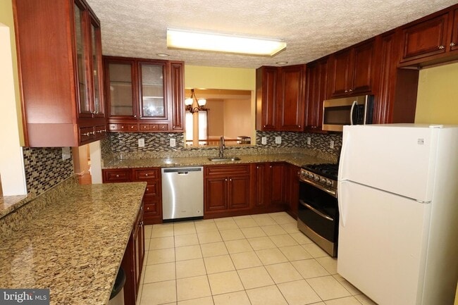 Building Photo - 3312 Hibiscus Ct