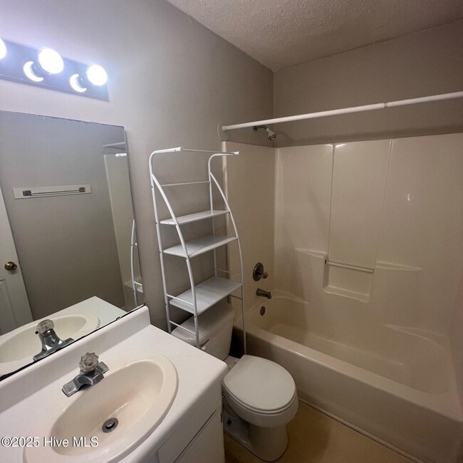 Building Photo - 4116 Bridge Ct