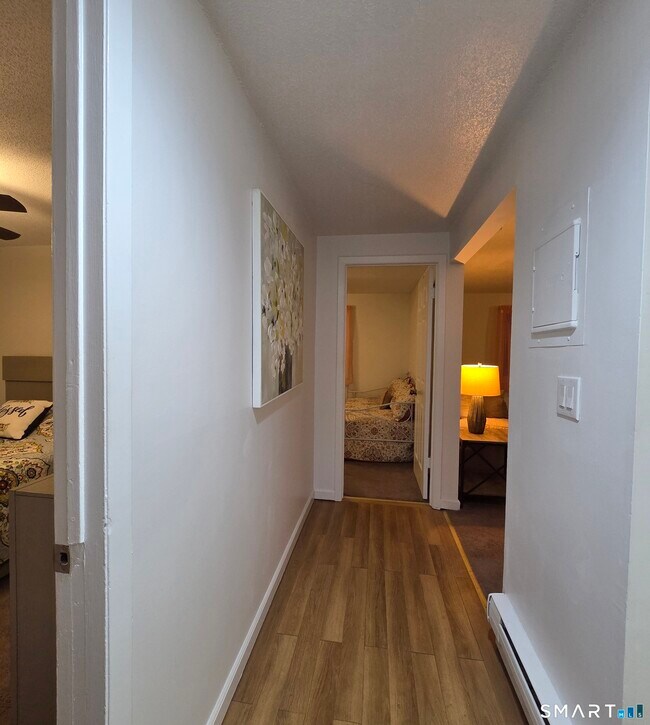 Building Photo - 7 Padanaram Rd