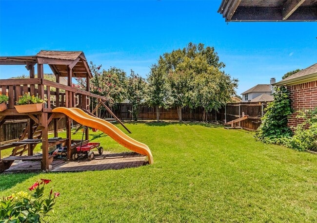Building Photo - 2045 Hillcroft Dr