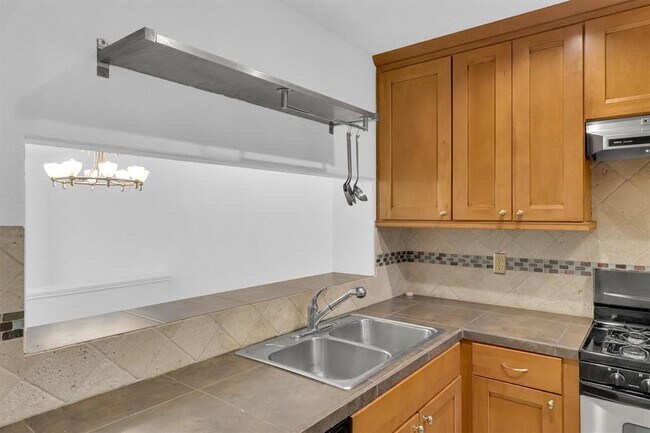 Building Photo - 5606 Bonnell Vista St