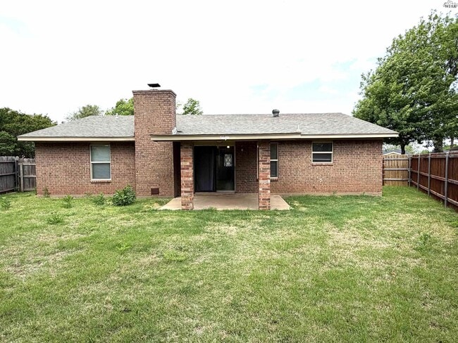 Building Photo - 4830 Lovers Ln