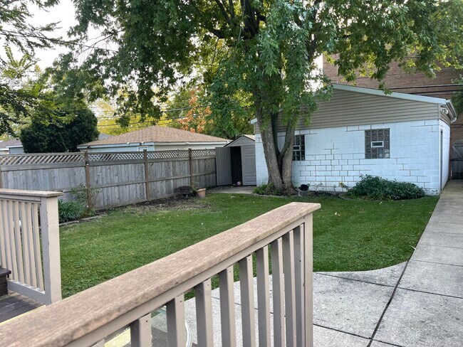 Building Photo - 1428 Fowler Ave