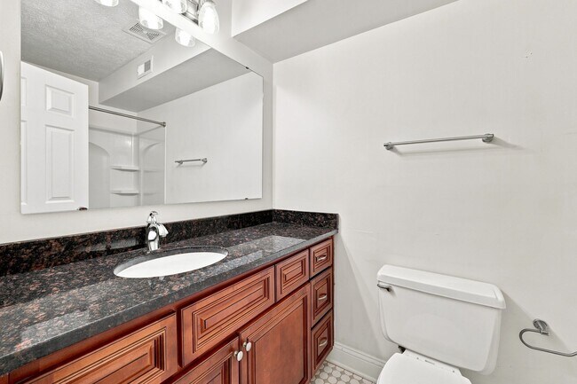 Building Photo - 104 Turtle Creek Rd
