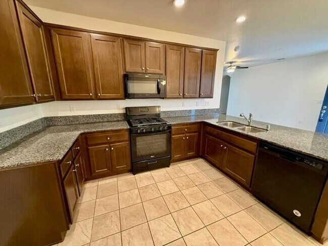 Building Photo - 1762 Bolton Ave