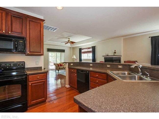 Building Photo - 4521 Northwood Dr