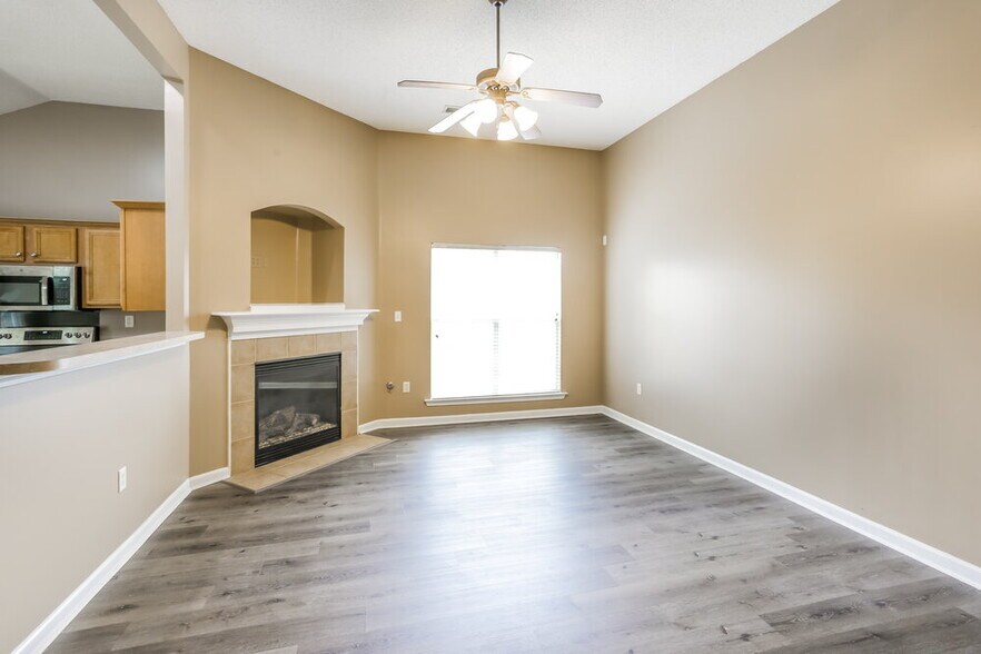 Building Photo - 4941 Wemberley Dr