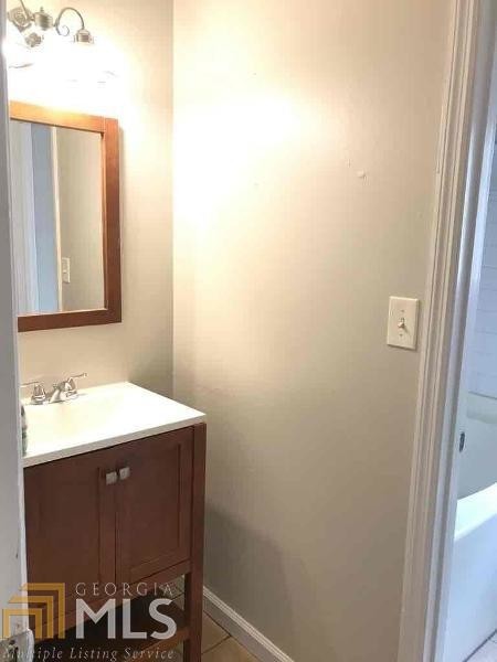 Building Photo - 5057 Chadwick Ct