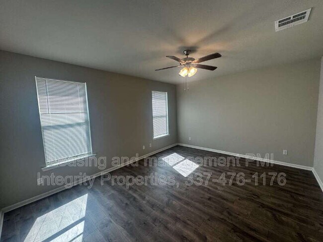 Building Photo - 115 Rue Chateau Royal Dr