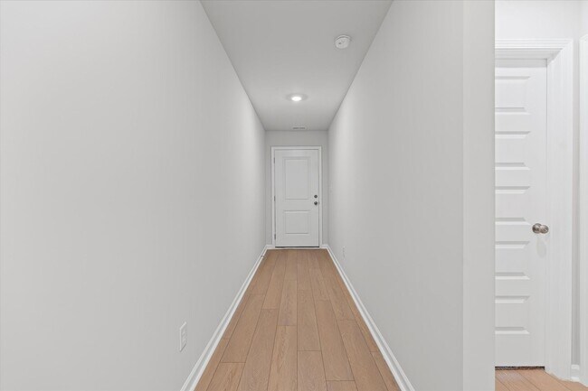 Building Photo - New 4BR Home in Whispering Woods – Spaciou...