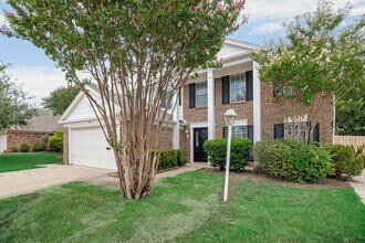 Building Photo - 4/2/2 in well established neighborhood