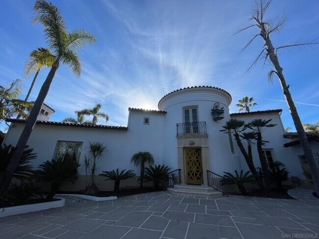 Building Photo - 6692 La Jolla Scenic S Dr