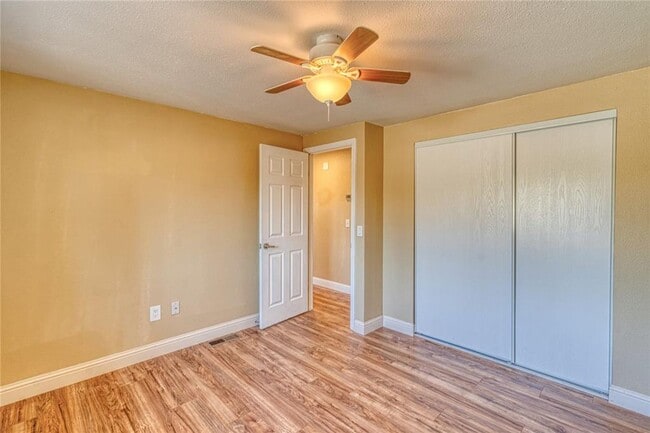 Building Photo - 296 Hartt Hill Dr