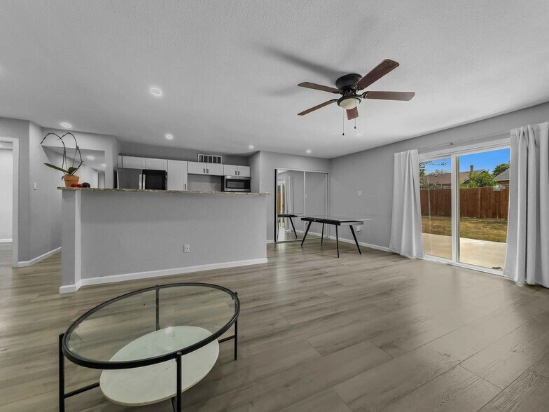 Building Photo - 4917 Woodruff Dr