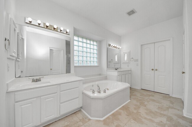 Building Photo - 4230 Waterwood Dr