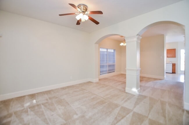 Building Photo - 21210 Woodland Green Dr