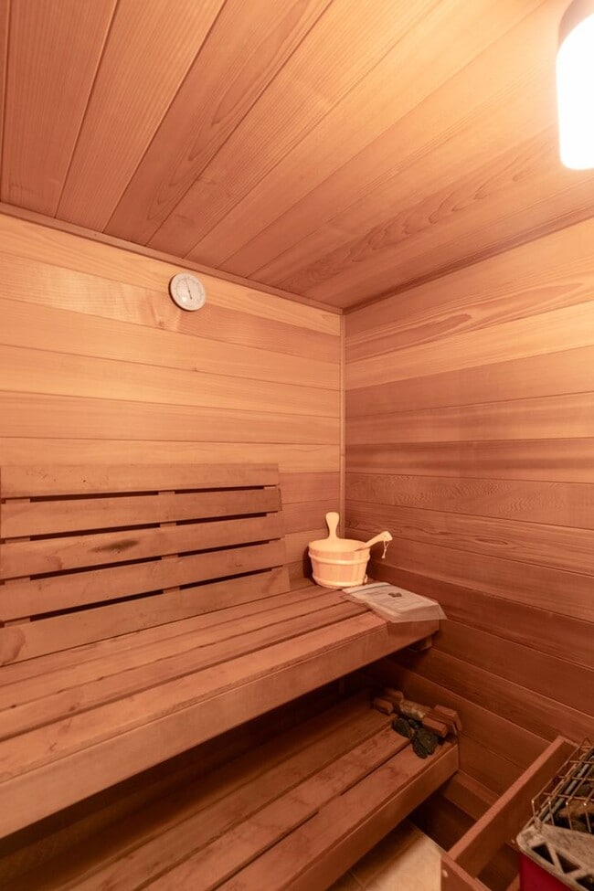 Building Photo - Kahana Ridge – Three Bedroom, Three Bathroom Home with Rare Basement