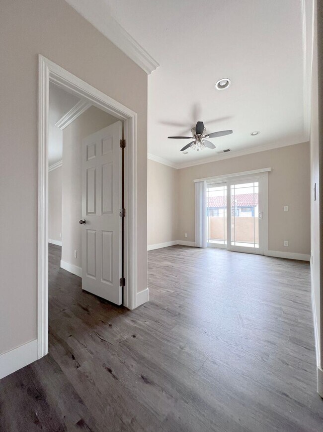 Building Photo - NEW AC - Bright & Spacious Single-Family Home with Pool