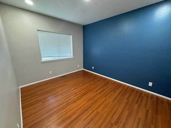 Building Photo - Beautiful 3 Bedroom In Eugene MOVE IN SPECIAL $300 off 1st month rent