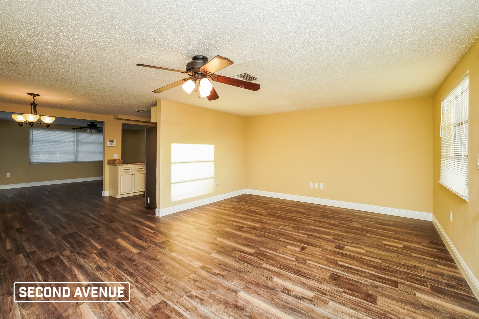 Building Photo - 11725 Meadow Dr