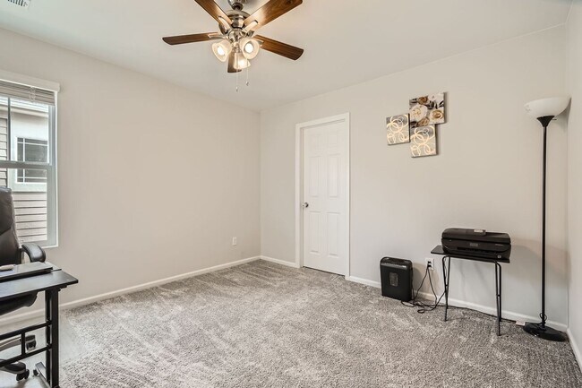 Building Photo - 395 Western Sky Cir