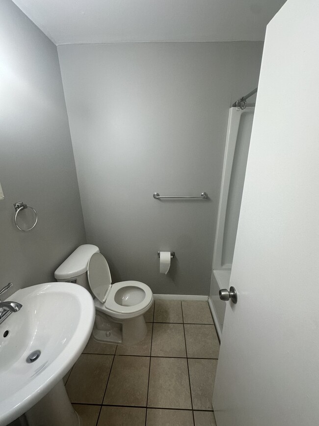 Building Photo - 3027 S 72nd St