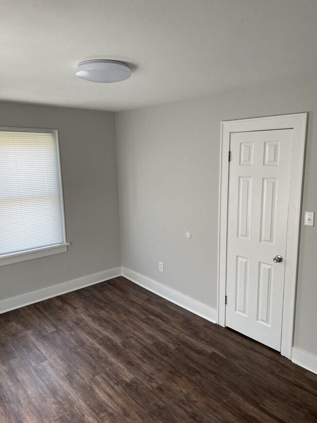 Building Photo - 1203 Madison St