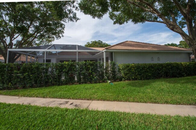 Building Photo - 3604 Pin Oak Ct