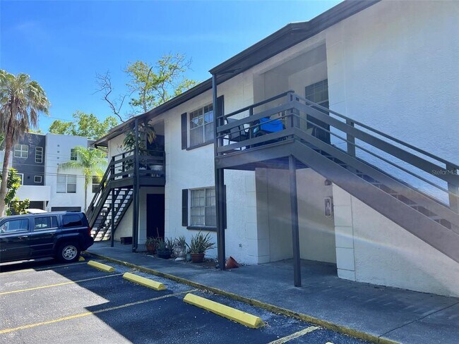 Building Photo - 2411 W Stroud Ave