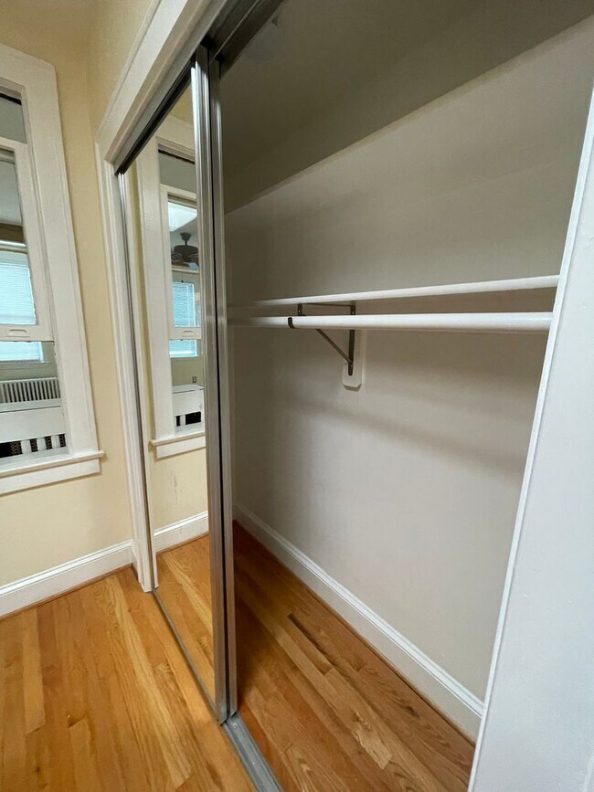 Building Photo - Charming 1928 Row Home for Rent with Modern Amenities — 3 Bedroom 2 Full Bath w/ 2 Half Baths, 2 ...