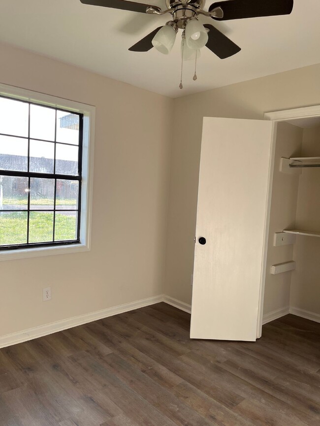 Building Photo - "Charming 3-Bed Home with Cozy 982 Sq. Ft. Living Space on Smith Avenue, Trumann!"