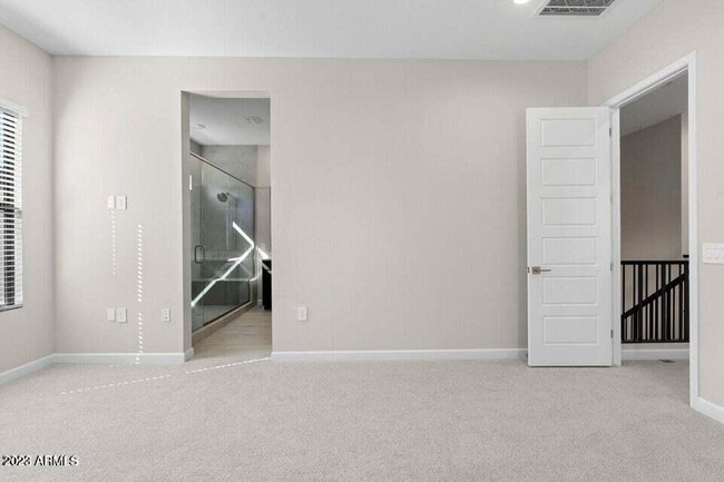 Building Photo - 4815 E Village Dr