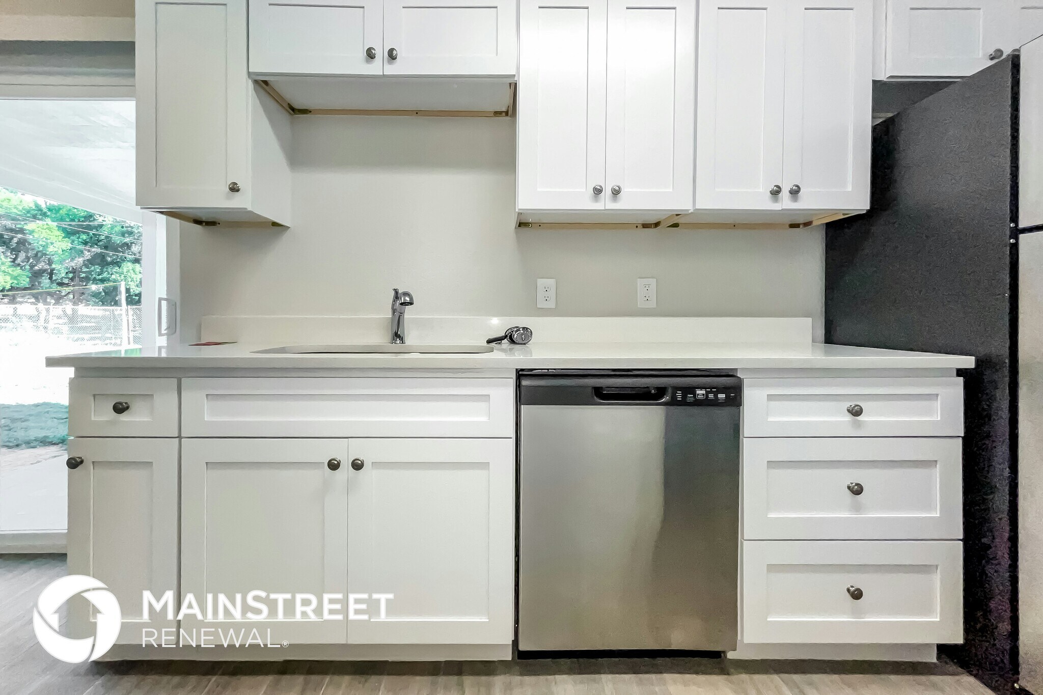 Building Photo - 12920 Spring Oak Dr