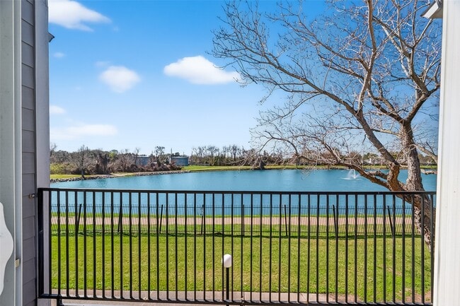 Building Photo - 1710 Good Day Dr