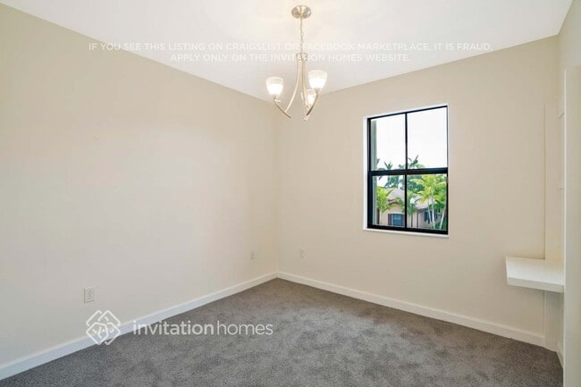 Building Photo - 132 NE 27th Terrace