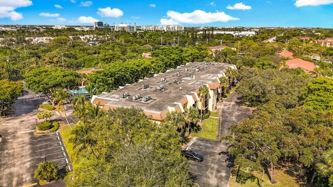 Building Photo - Beautiful 2 bedroom 2 bath Condo in Boca Raton, close to FAU