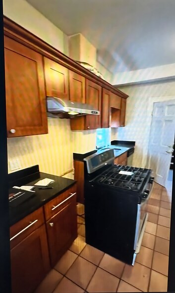 Primary Photo - 5 Ayr Rd