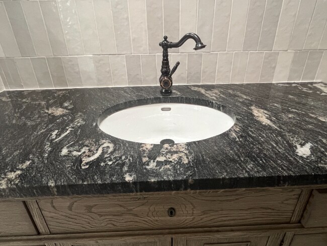 Building Photo - 734 47th St