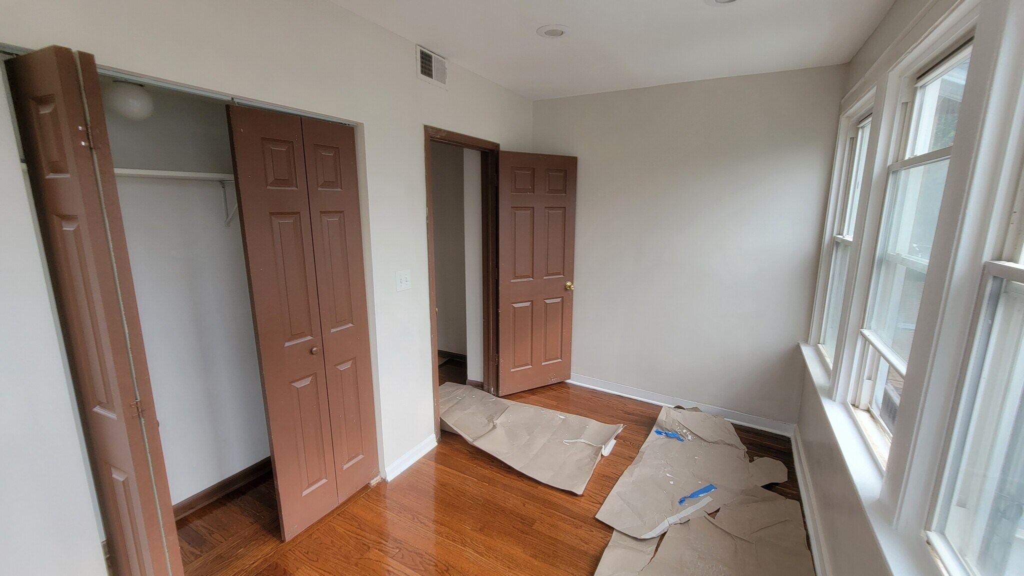 Bedroom - 6437 N Glenwood Ave