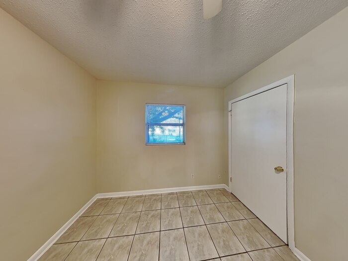Building Photo - 237 Blairmore Blvd W