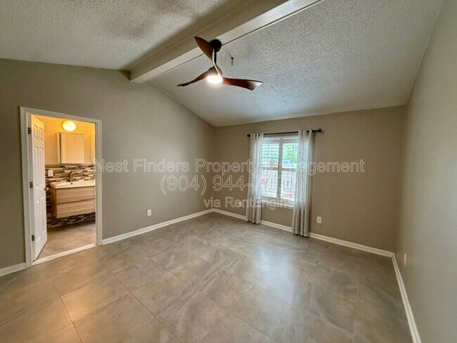 Building Photo - 1695 Evans Dr S