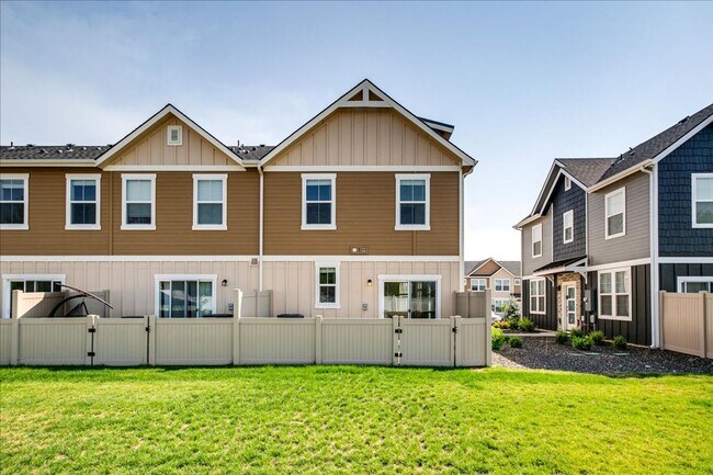 Building Photo - Two Story Townhome Located Off Of Amity & Five Mile!