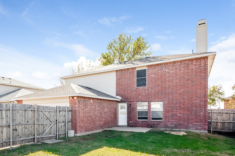 Building Photo - 2316 Graystone Dr