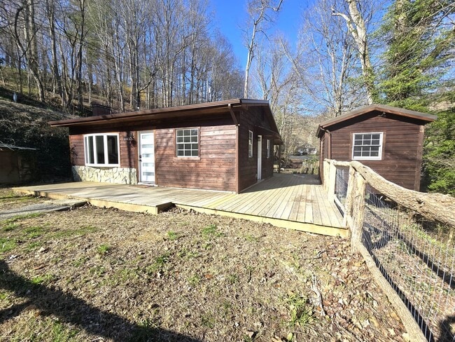 Building Photo - 124 Tilley Rd